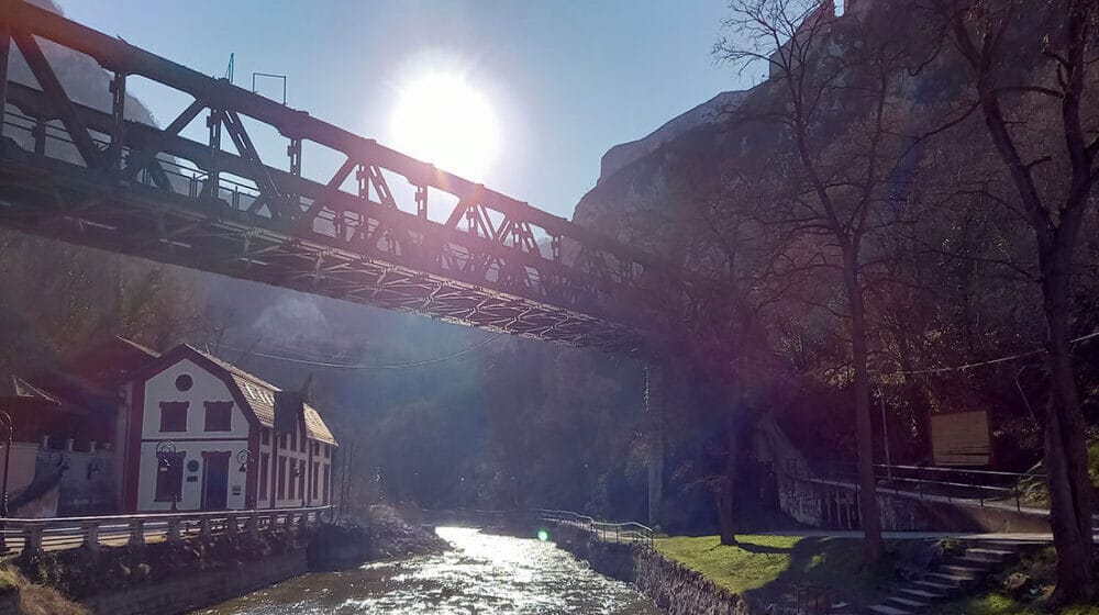 Skokovi sa Starog železničkog mosta održaće se u subotu u Užicu 1