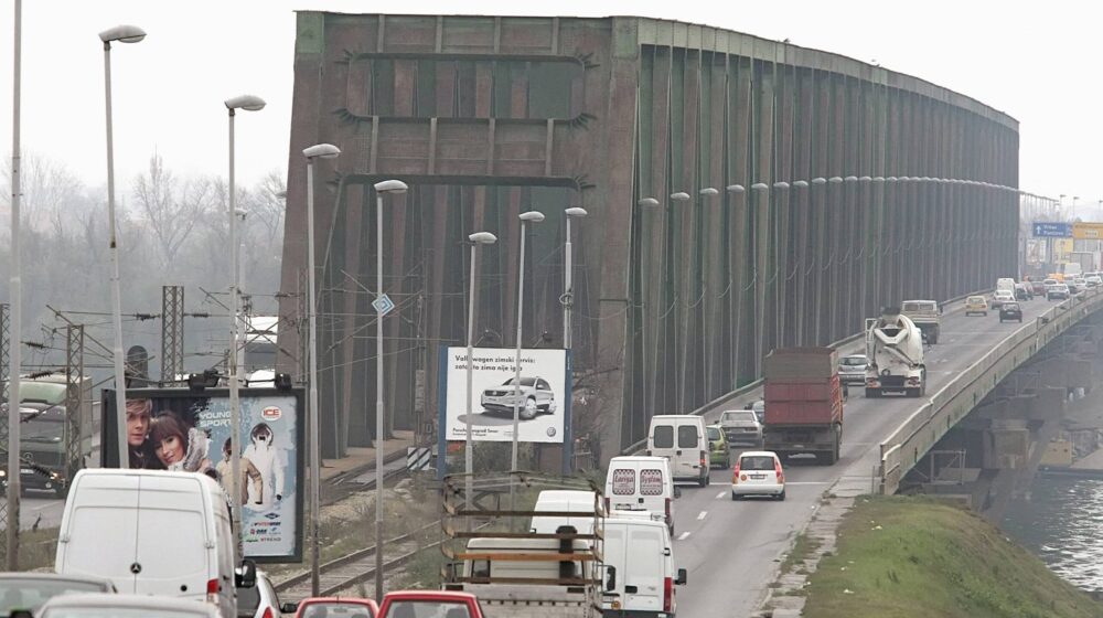 Pripadnik Interventne jedince ubedio mladića da ne skoči sa Pančevačkog mosta 1