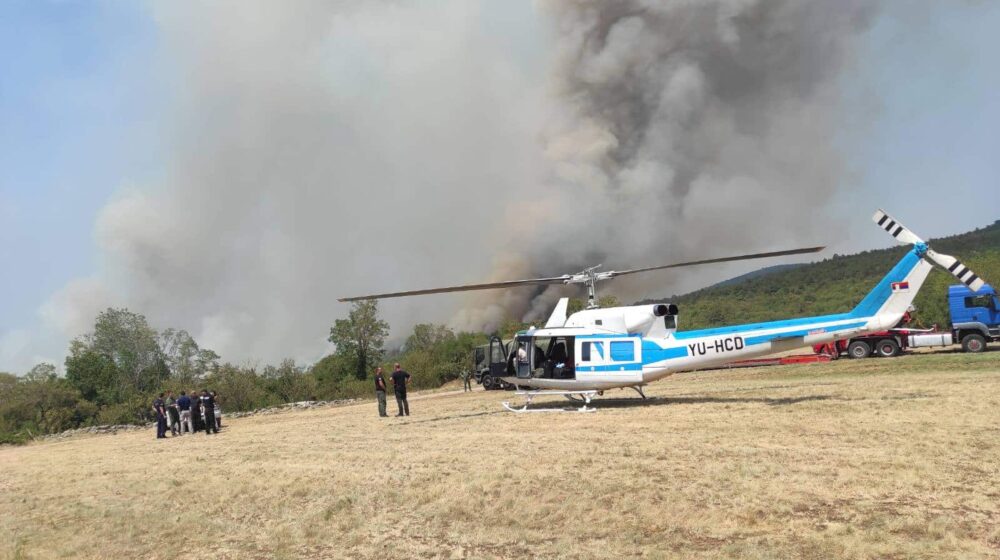 Dva helikoptera MUP Srbije i vatrogasci stigli u Sloveniju, požar se širi 1