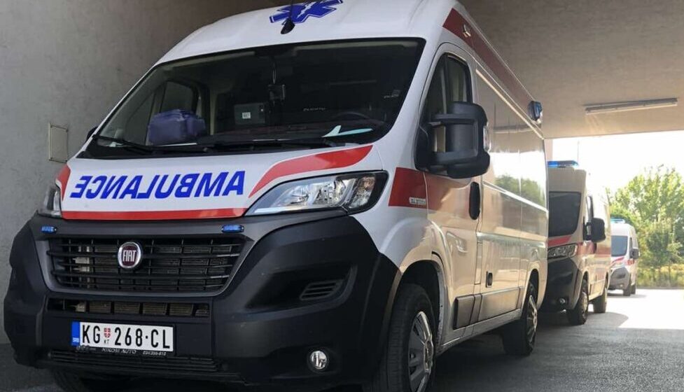 Kragujevac: Hitna pomoć intervenisala zbog saobraćjane nesreće u Vlakči u kojoj su povređeni majka i dete 1