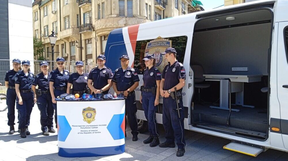 Subotička policija promocijom specijalnih naočara pokazala kako alkohol i droga utiču na vozače 1