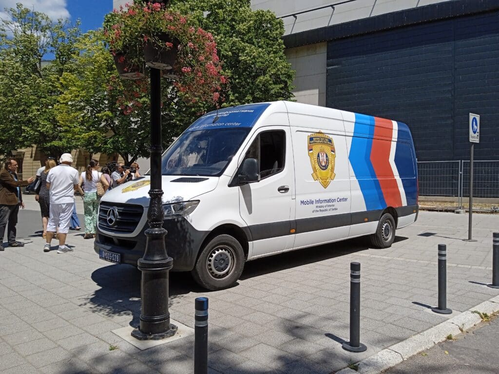 Subotička policija promocijom specijalnih naočara pokazala kako alkohol i droga utiču na vozače 2 Subotička policija promocijom specijalnih naočara pokazala kako alkohol i droga utiču na vozače 2