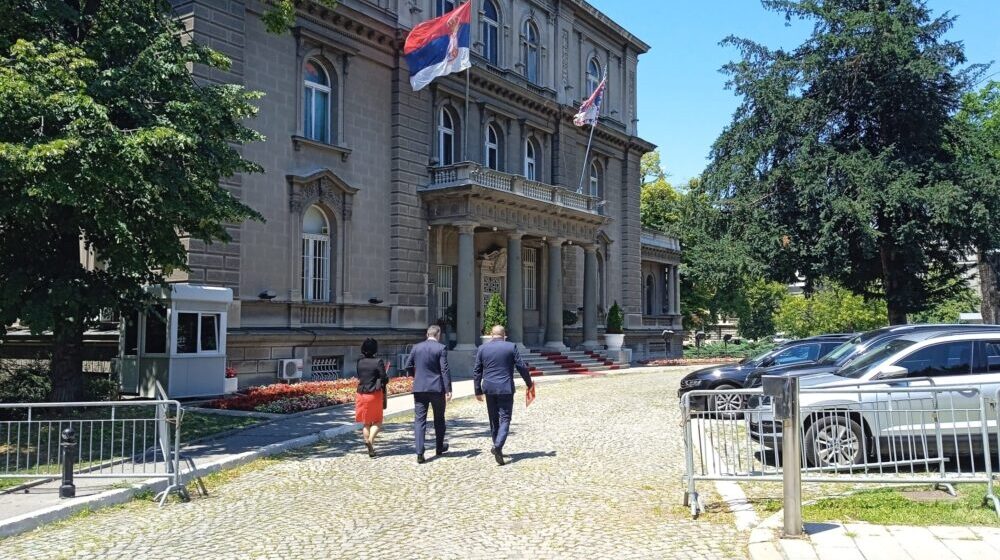 Šta ruski mediji pišu o Vučićevom jeftinom doručku u Predsedništvu? 1