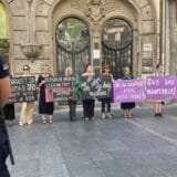 U Beogradu održan protest protiv zabrane abortusa u SAD: "Amerikanke, niste same" 7