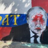 Nastavlja se “rat” oko murala: Putin sa “krvavim” Hitlerovim brčićima (FOTO) 9