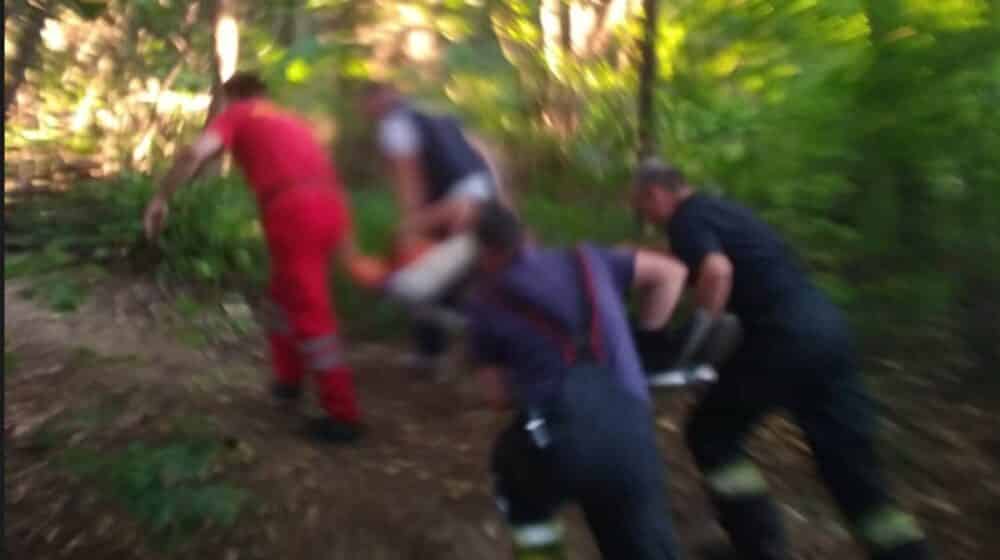 Medicinska sestra slomila nogu spasavajući dete iz provalije 1