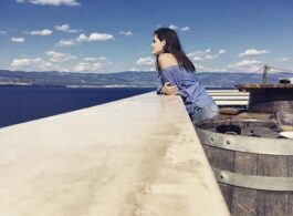 Iva Manojlović Glumici Ivi Manojlović dan ne prolazi bez muzike, voli da čita Elenu Ferante, a pod velikim je utiskom serije "Narcos" 3