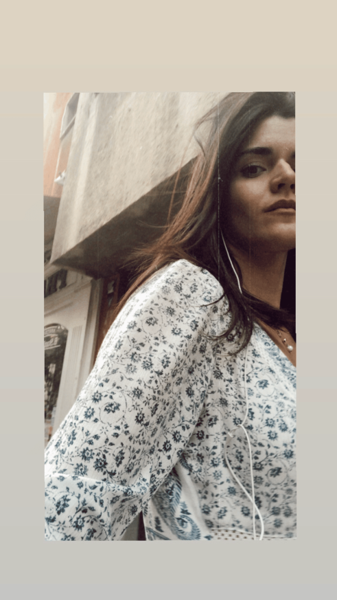 Iva Manojlović Glumici Ivi Manojlović dan ne prolazi bez muzike, voli da čita Elenu Ferante, a pod velikim je utiskom serije "Narcos" 5