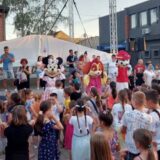 Predstava „Tužno pače“ za najmlađe Kladovljane, za one starije „Gospođa Milihbrot” 9