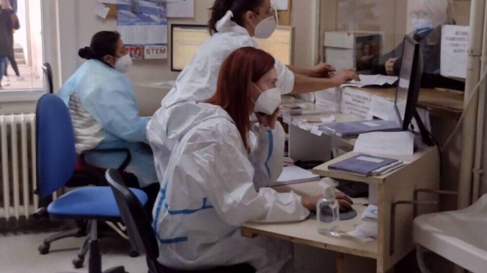 U Šumadiji za vikend trocifren broj novoobolelih od korone 1