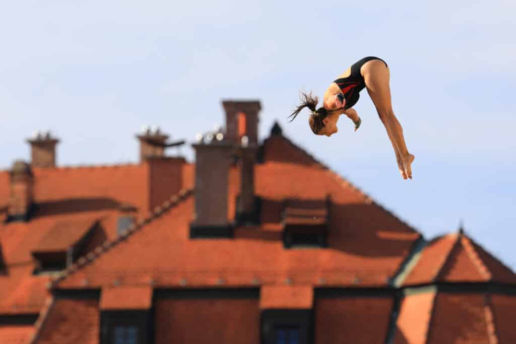 "Strah postoji, ali me adrenalin tera da skočim": Lana iz Kragujevca jedina je žena u regionu koja se bavi visinskim skokovima 6