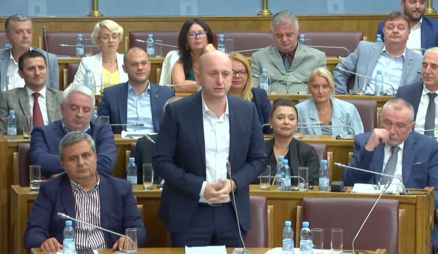 Abazović: Neću podneti ostavku, sve mora a ništa ne može 4