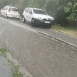 Olujno nevreme širom Srbije: Na nekim mestima grad veličine kajsije 14