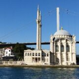 Grad na dva kontinenta u kojem se smenjuju konzumerizam i glamur sa siromaštvom 8