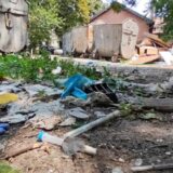 U okolini Stomatološkog i Medicinskog fakulteta rasut opasan medicinski otpad 6