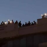 Radnici u Crnoj Gori počeli štrajk glađu na krovu Željezare, prete da će skočiti 10