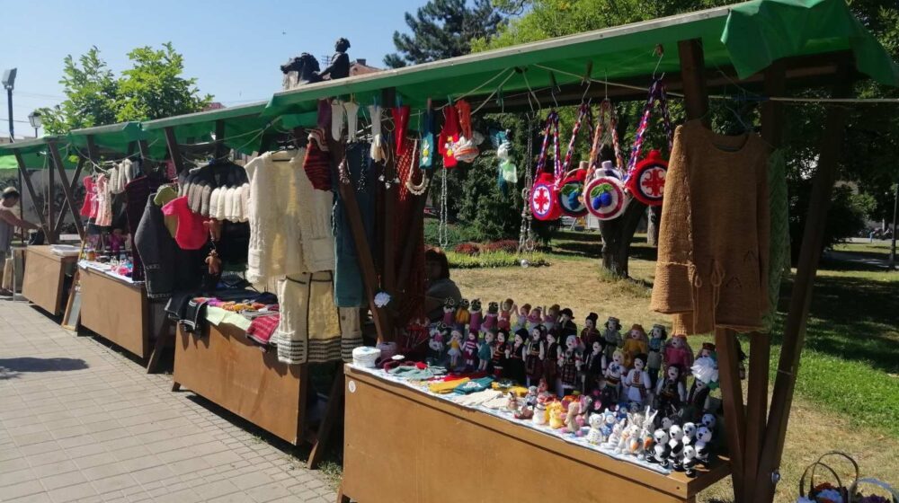Na negotinskom “Sajmu suvenira i starih zanata” obilje zanatskih i tradicionalnih proizvoda 1