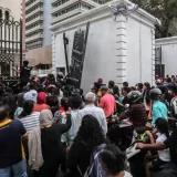 Demonstranti iz Šri Lanke upali u kancelariju premijera 1