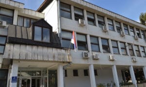 Radnici na suđenju za tragediju u lučanskoj fabrici svedočili o tome da nisu imali odgovarajuća zaštitna odela i da se nisu poštovale mere zaštite na radu 2