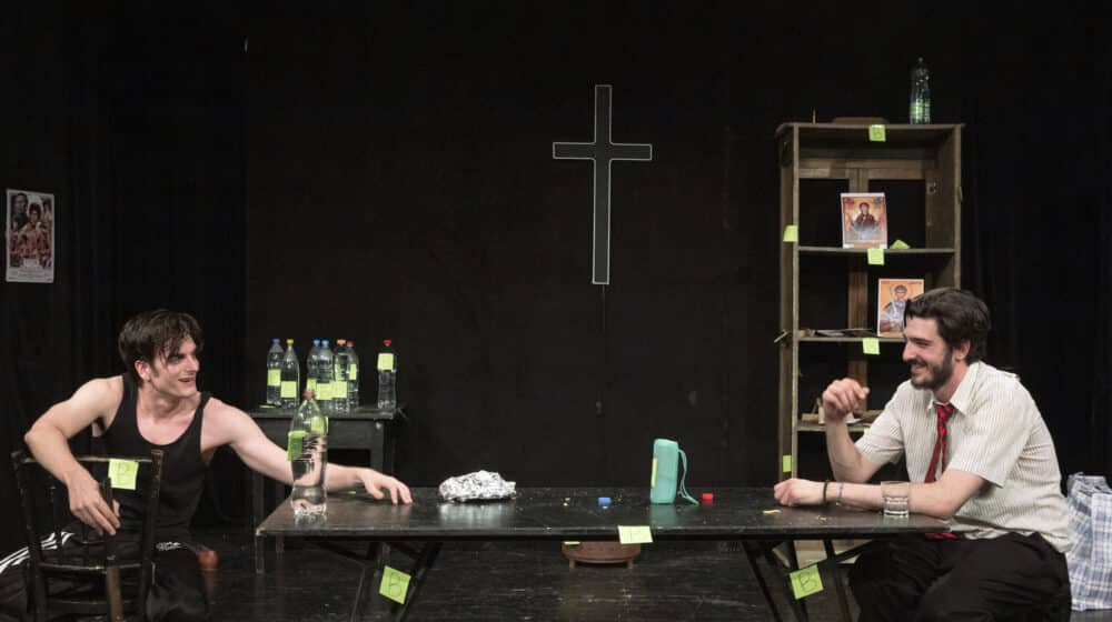 "Usamljeni Balkan", po motivima "Usamljenog zapada" Martina Mekdone, u režiji Nikole Gačpara, večeras na sceni Teatrijuma 1