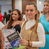 U Zrenjaninu svečanost za vukovce, pored diploma besplatne ulaznice za bazen 2