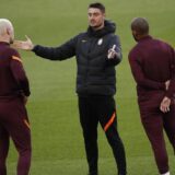 Huligani prekinuli zvanično predstavljanje novog trenera ljubljanske Olimpije (VIDEO) 5