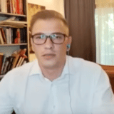 "Građani na Severu Kosova upozoreni na najgori scenario": Aleksandar Arsenijević o Vučićevoj najavi "Oluje" i topovskom mesu za nove sukobe (VIDEO) 7