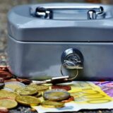 Zašto evro vredi samo jedan dolar? 1