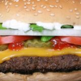 Čizburger u Mekdonaldsu poskupeo prvi put posle 14 godina 10