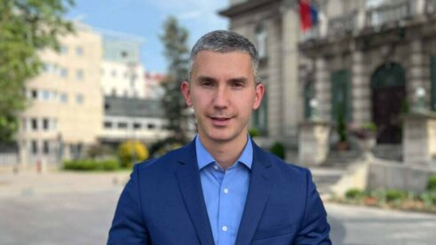 Ne sprema opozicija haos i demonstracije posle izbora, već se vlast plaši novog 5. oktobra: Izjava Ane Brnabić je klasična priča "o lopovu koji viče držte lopova" 4