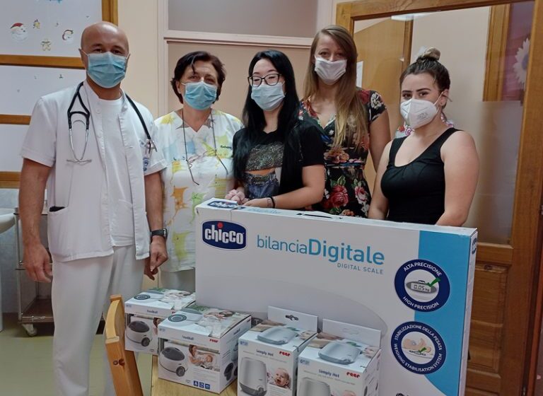 Šabac: Studenti donirali vagu za bebe i grejače za flašice 1