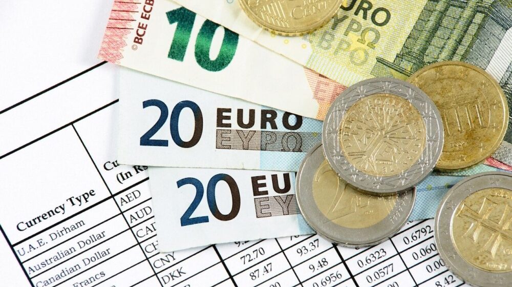 Trgovci i ugostitelji u Hrvatskoj već počeli da označavaju cene dvostruko: U kunama i u evrima 1