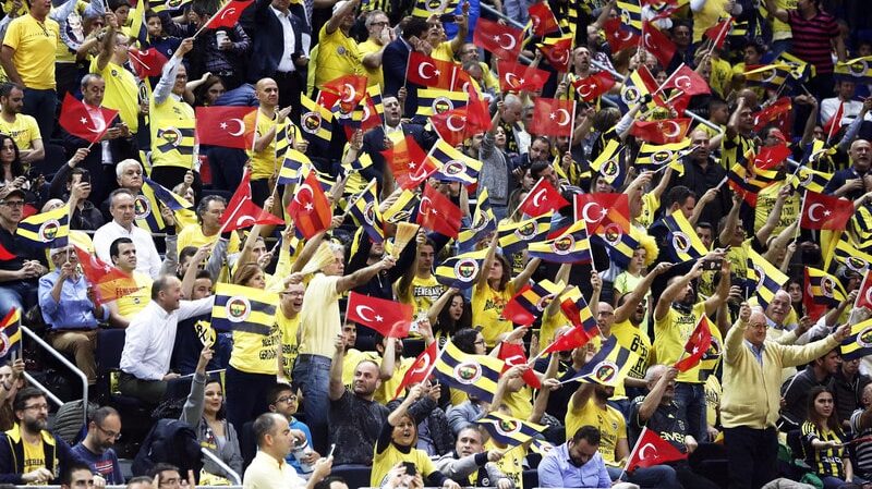 Ukrajinski fudbaler provocirao turske navijače u Istanbulu, oni odgovorili skandiranjem Putinovog imena (VIDEO) 1