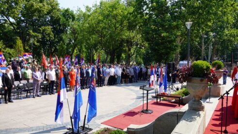foto, godisnjica AF ustanka u srbiji 6, foto sajt grada nisa "Neonacizam se vraća na političku scenu": Grad Niš obeležio 81. godišnjicu antifašističkog ustanka u Srbiji 6