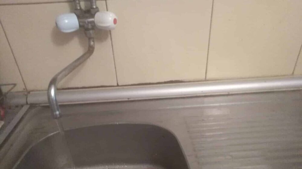 Žitelji sela Malča bez vode na tropskoj vrućini: Umesto priključenja na niški vodovod, Grad Niš im ponudio kontrolu komunalne milicije 1