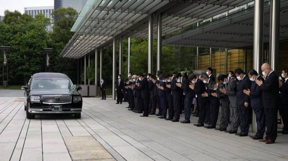 Ceremonija sahrane i kremacija Šinza Abea: Građani na ulicama odaju počast ubijenom bivšem premijeru 1