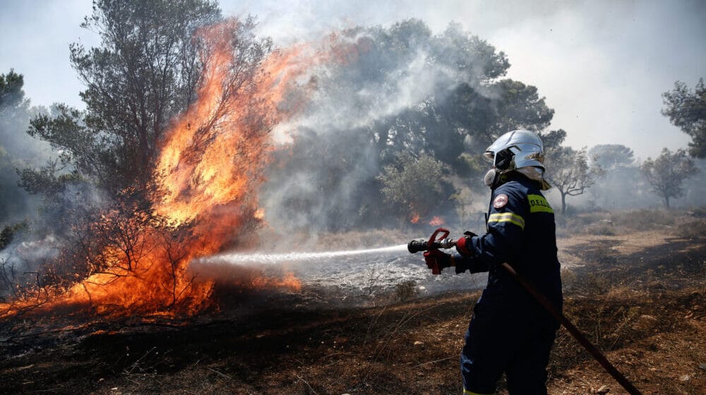 Veliki šumski požar i dalje ugrožava predgrađa Atine 1