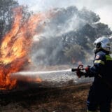 Veliki šumski požar i dalje ugrožava predgrađa Atine 5