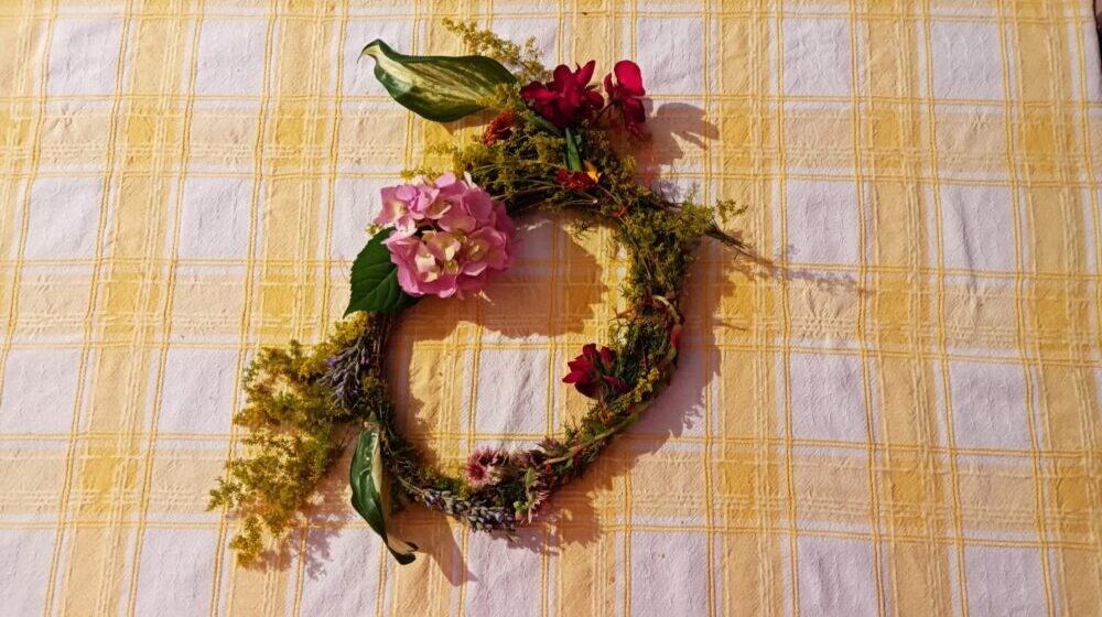 Majdanpek: Ivanjski venčići štite kuću od nedaća 1