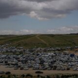 U Tel Avivu postavljen transparent dobrodošlice Bajdenu s izraelskom i palestinskom zastavom 6