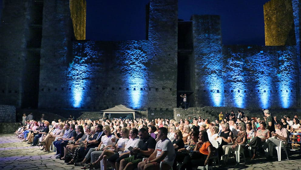 Kraj 9. Teatra u Tvrđavi 1