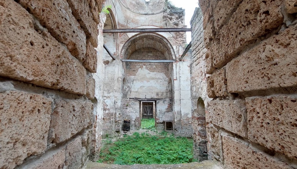 Mnogi Zaječarci nisu čuli za manastir Lapušnja, pustu svetinju koja se krije u šumarku 2
