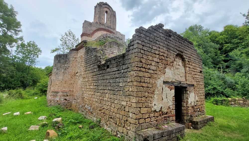 Mnogi Zaječarci nisu čuli za manastir Lapušnja, pustu svetinju koja se krije u šumarku 3 Mnogi Zaječarci nisu čuli za manastir Lapušnja, pustu svetinju koja se krije u šumarku 3
