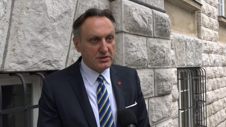 Krivokapić: Ugovor sa SPC nije dobio dvotrećinsku većinu, Abazović predlaže da se ponovo glasa sledeće sedmice 1
