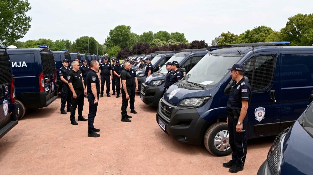 Srpska policija dobila 70 novih "marica" 1