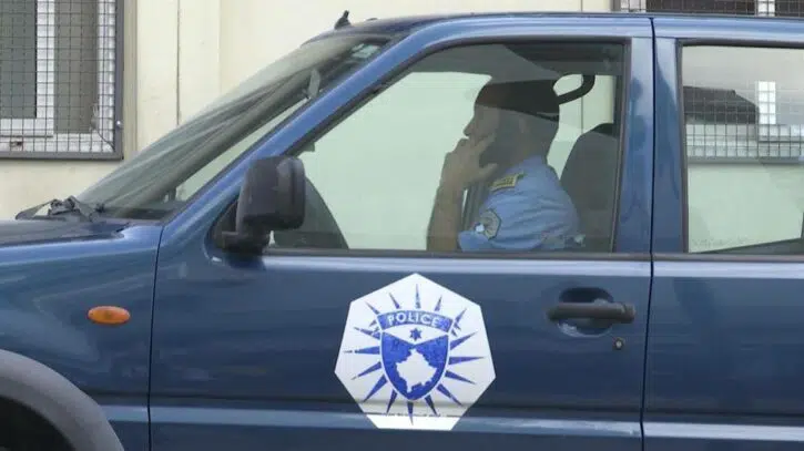 Policija Kosova: Zatvorena granica za putnički saobraćaj i vozila na graničnim prelazima Brnjak i Jarinje 1