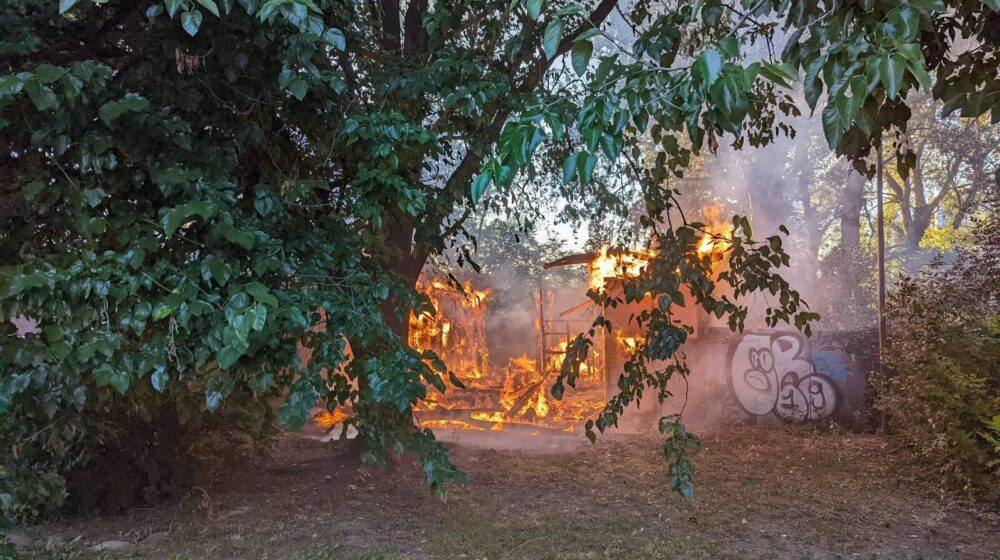 APV: "Veoma čudne i sumnjive okolnosti" jučerašnjeg požara na parceli "Mostogradnje" 1