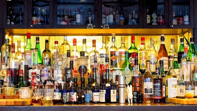 Zašto državne institucije dokupljuju žestoka alkoholna pića? 1