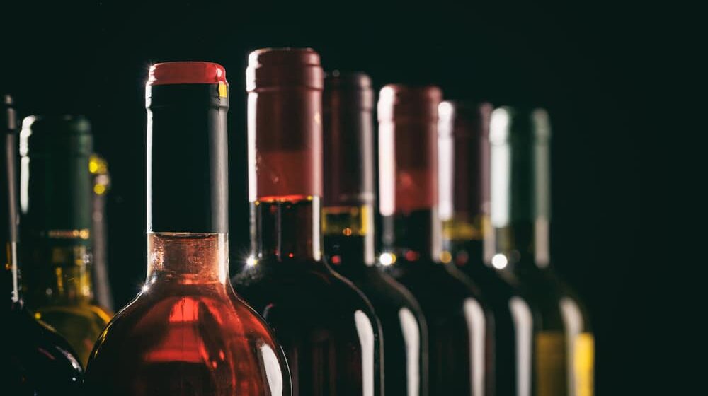 Uprava carina: Na Horgošu sprečeno krijumčarenje 100 boca francuskih i italijanskih vina 1