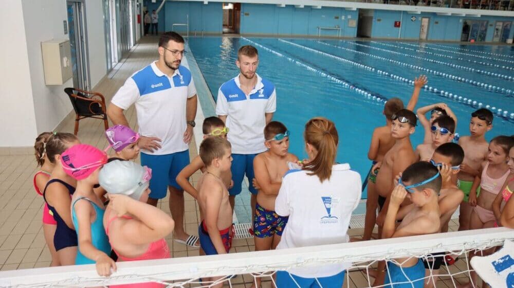 Uspešno završena prva grupa besplatne škole plivanja u Subotici 1